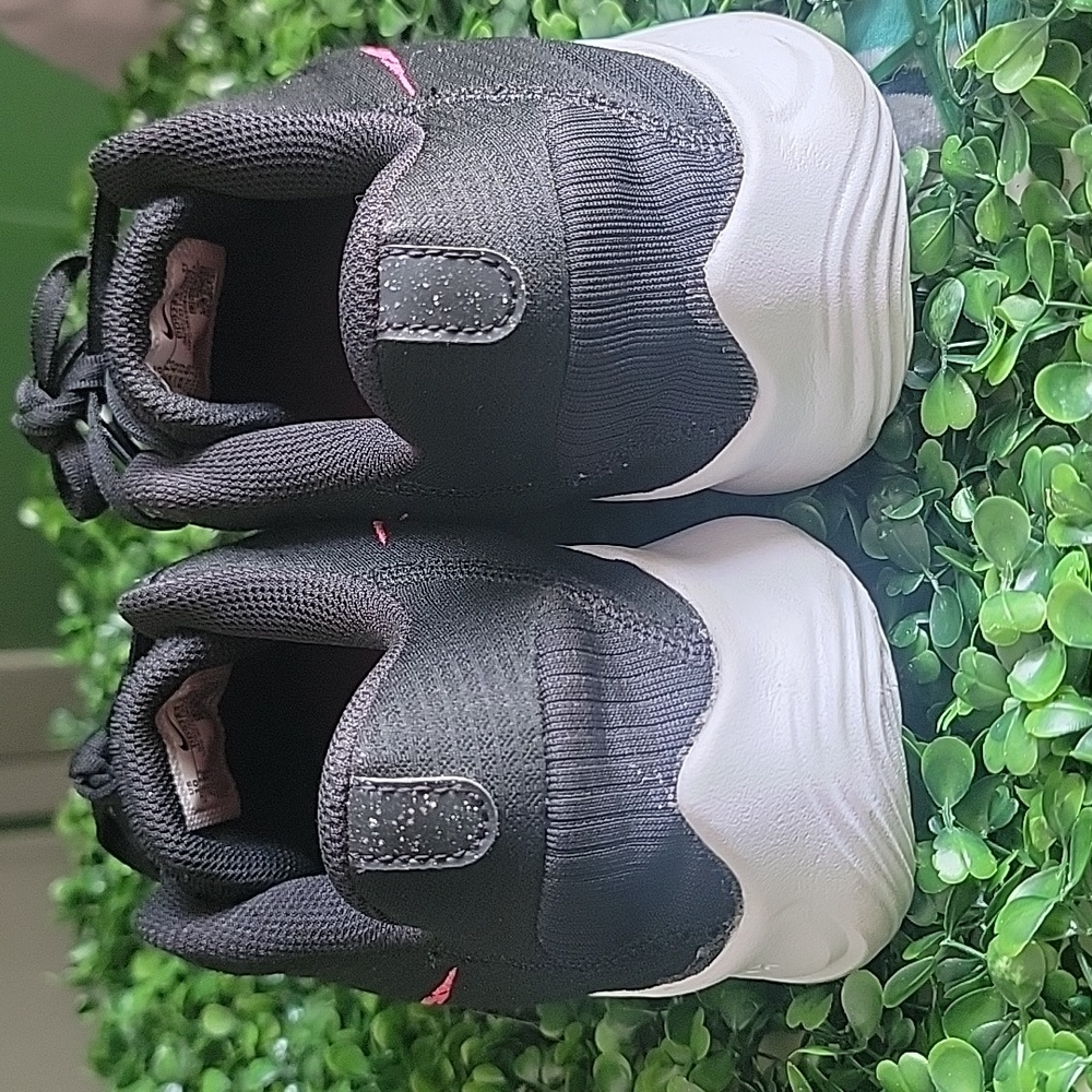 Nike Flex Black and Pink Shoes - Picture 3 of 6